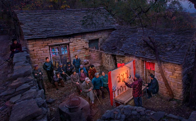 Shadow puppetry in old base areas