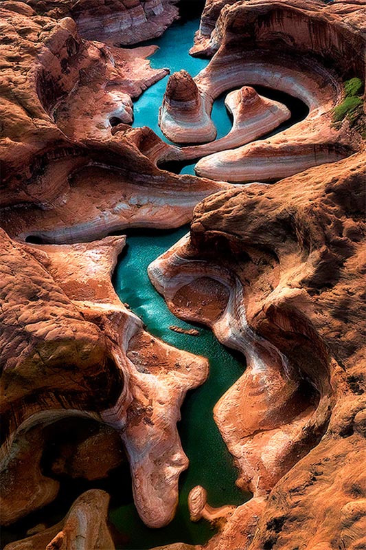 Lake power reflection canyon