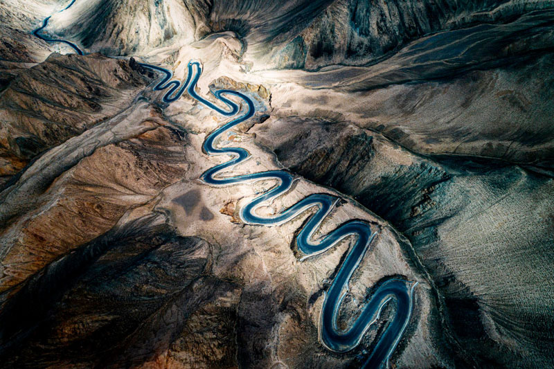 Azure dragon winding to the west