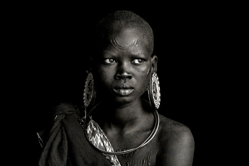 B retrat suri 012 bn